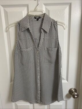 Express Black and White Polka Dot Sleeveless Button-Down Blouse